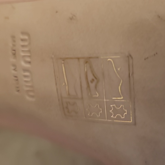 MIU MIU: soft pink patent leather platform heels - Picture 7 of 8